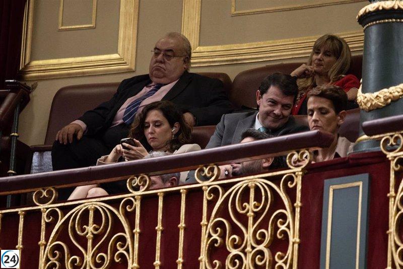 Ayuso, Diputados del PSOE denuncian que insulta a Sánchez desde la tribuna de invitados del Congreso.