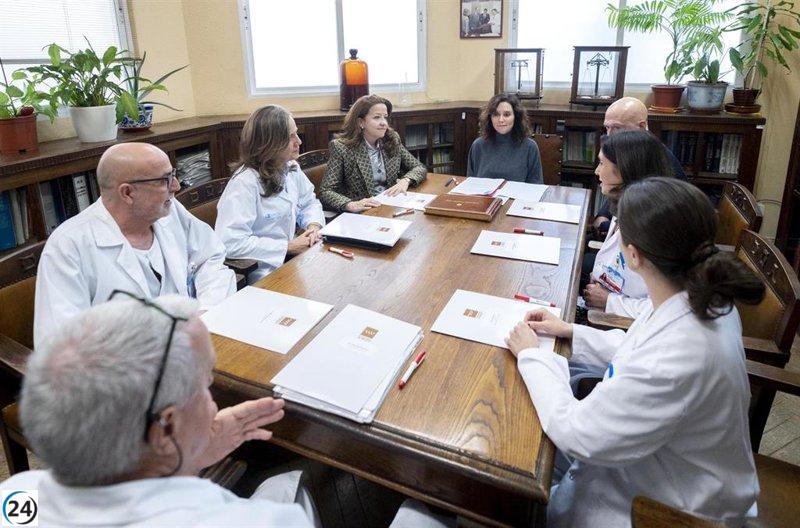 Ayuso anuncia la apertura de centros especializados en ITS en Alcorcón y Chamberí