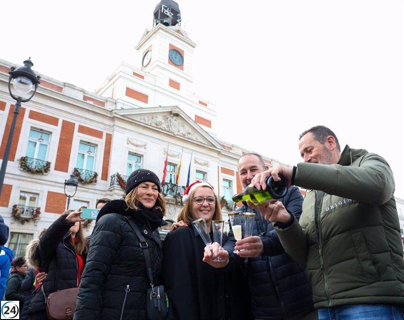 Gran afluencia en la Puerta del Sol: 15.000 personas podrán disfrutar de las campanadas y las preúvas el día 30.