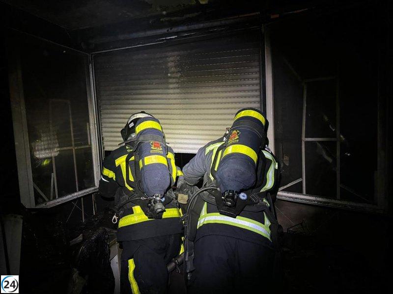 Anciana de 83 años resulta levemente herida tras incendio en una casa de Móstoles.